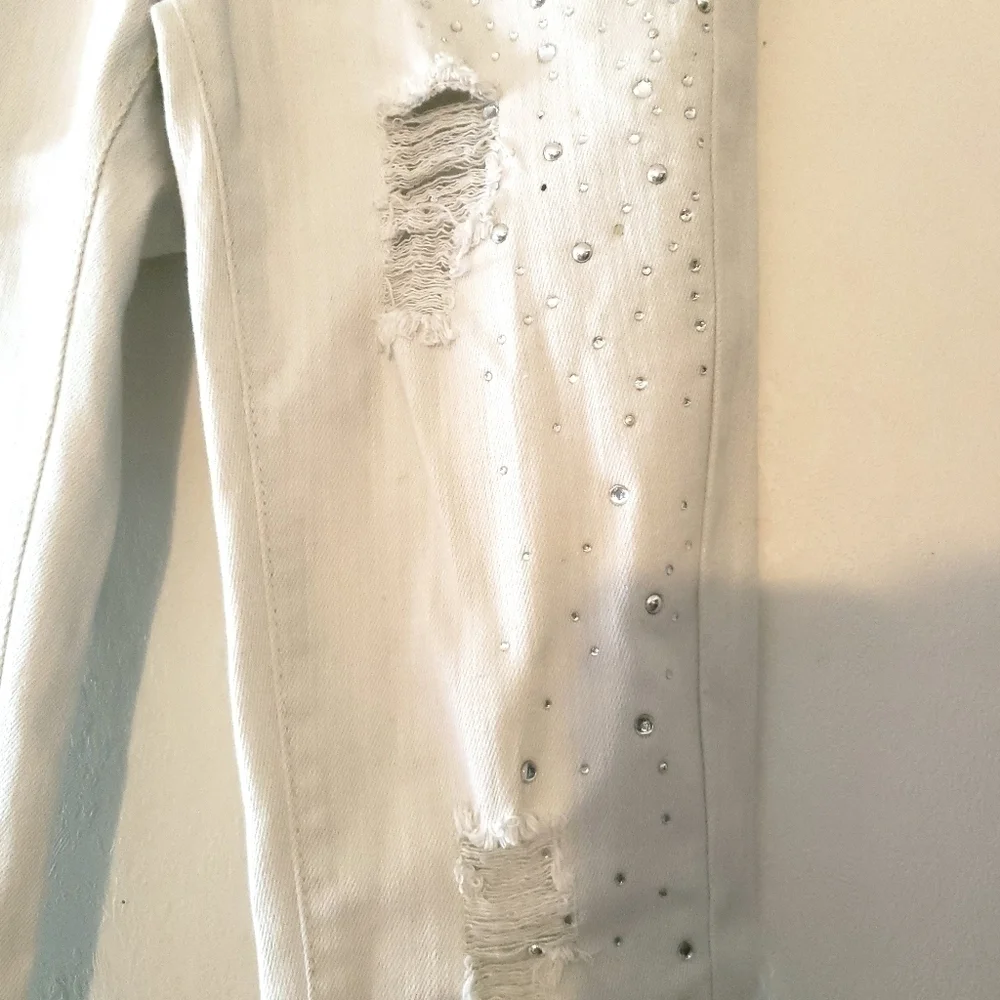 Hot Kiss Skinny Lily White Denim Distressed Jeweled Straight Leg Jeans Sz 1